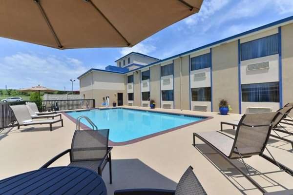 Baymont By Wyndham Ardmore I-35 ภายนอก รูปภาพ